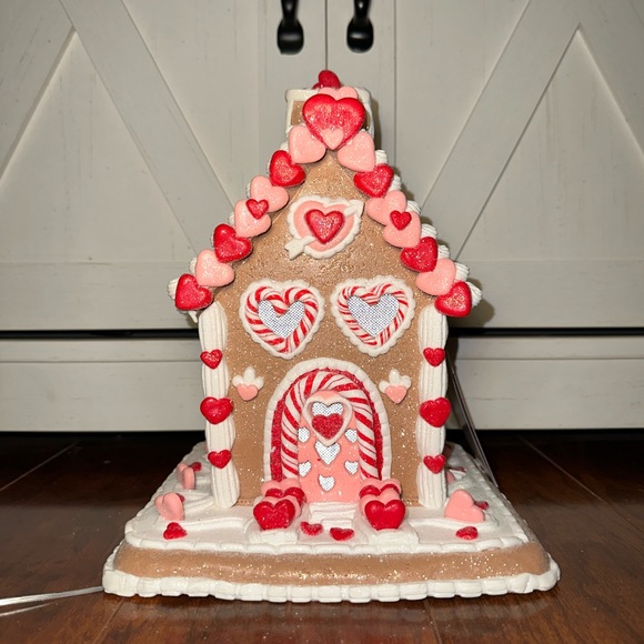 Cupcakes and Cashmere Valentines Gingerbread House - Picture 1 of 6